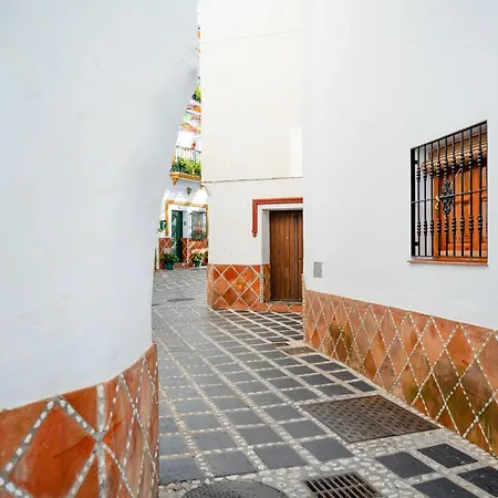 Cruz Del Monte